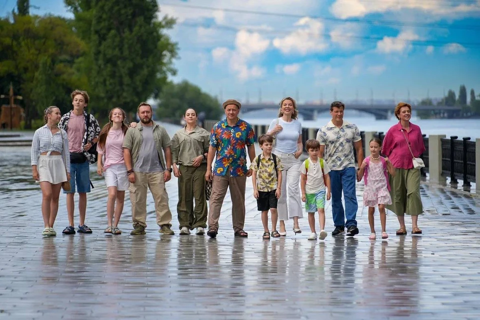 Актеры сериала на Адмиралтейской площади.