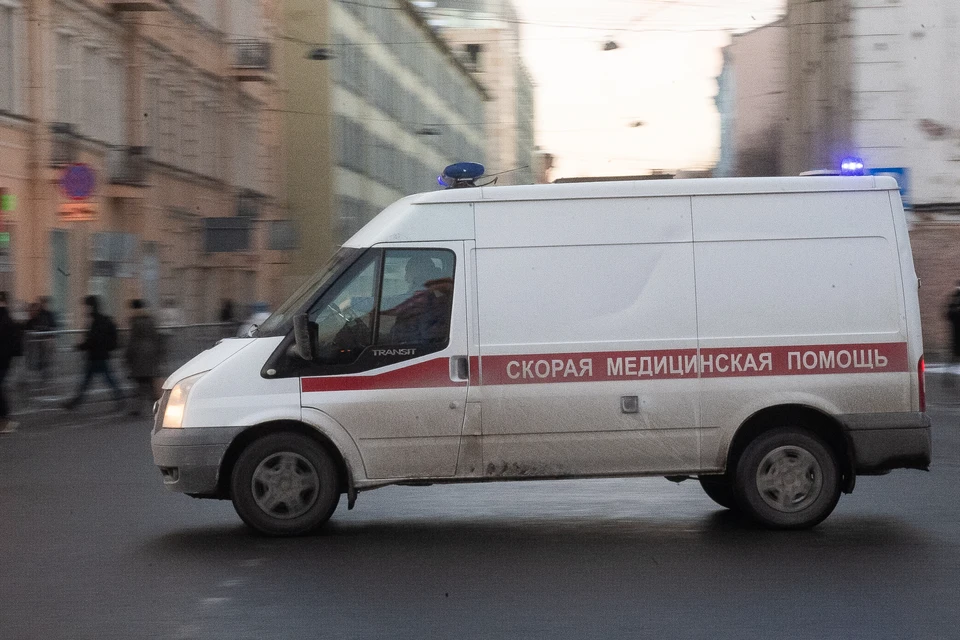 Фельдшера скорой помощи избили на Невском проспекте.