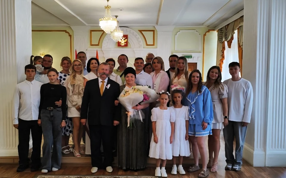 Супруги Климович из Красноярска вместе 50 лет. Фото: краевое Агентство ЗАГС
