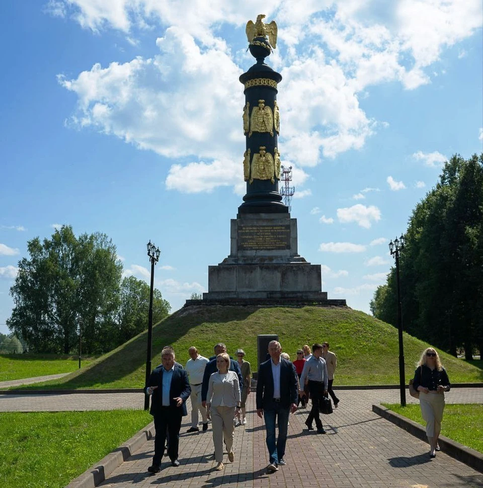 Ольга Любимова и Владислав Шапша обсудили развитие мемориала 1812 года.
