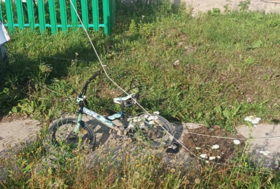 Мальчик катался на велосипеде, когда произошла трагедия. Фото: прокуратура Свердловской области