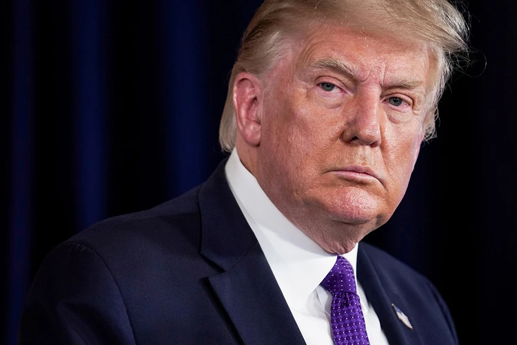 В ФБР обнаружили документы о расследовании связей Трампа с Россией: кому выгодна находка из «тайной комнаты»