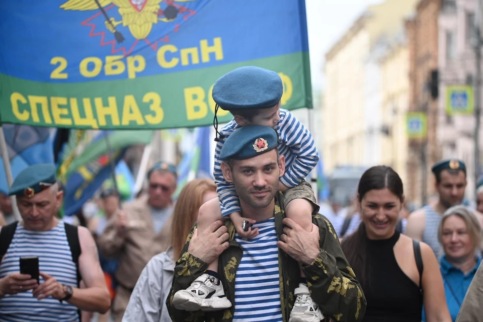 Показываем, как в Петербурге отметили День ВДВ.