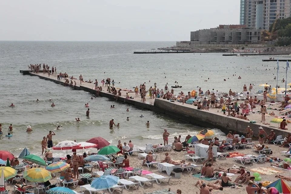 Украинцы устроили побоище на пляже из-за русской музыки: драку начали женщины