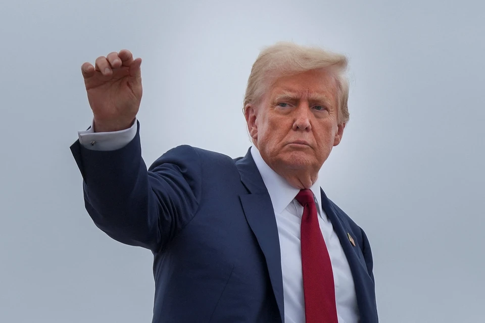 США дважды поднимали истребители из-за самолета около гольф-клуба Трампа