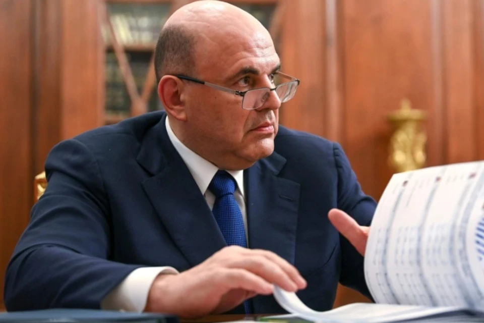 Мишустин назвал безобразием трату времени учителей на документы, а не на детей
