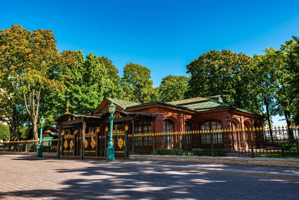 Домик Петра I. Фото: Санкт-Петербургское государственное бюджетное учреждение «Городское туристско-информационное бюро».