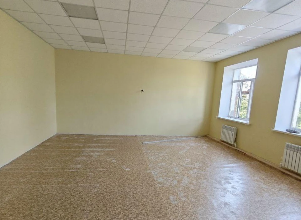 В школе делают ремонт к новому учебному году. Фото - тг-канал администрации Пологовского округа