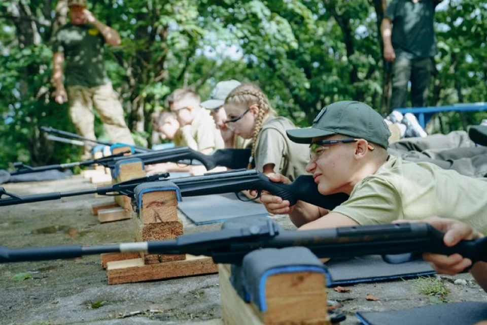 Занятия проходят в рамках военно-патриотической смены «Время юных героев». ФОТО: Центр «ВОИН»