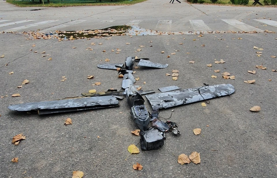 В Ставрополе из-за атаки БПЛА повреждены окна соцобъекта и несколько машин