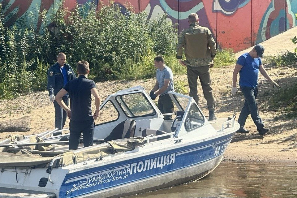 Мужчина упал с лодки и утонул в центре Нижнего Новгорода.
