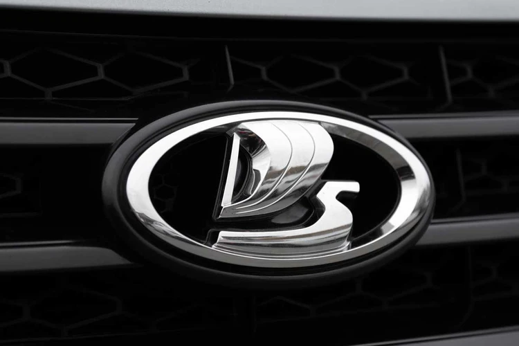 Народный автомобиль Lada Largus получит новую версию: что известно