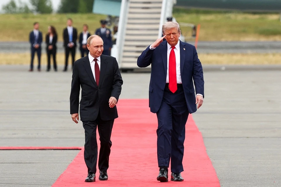 Трамп отдал честь при встрече с Путиным на Аляске