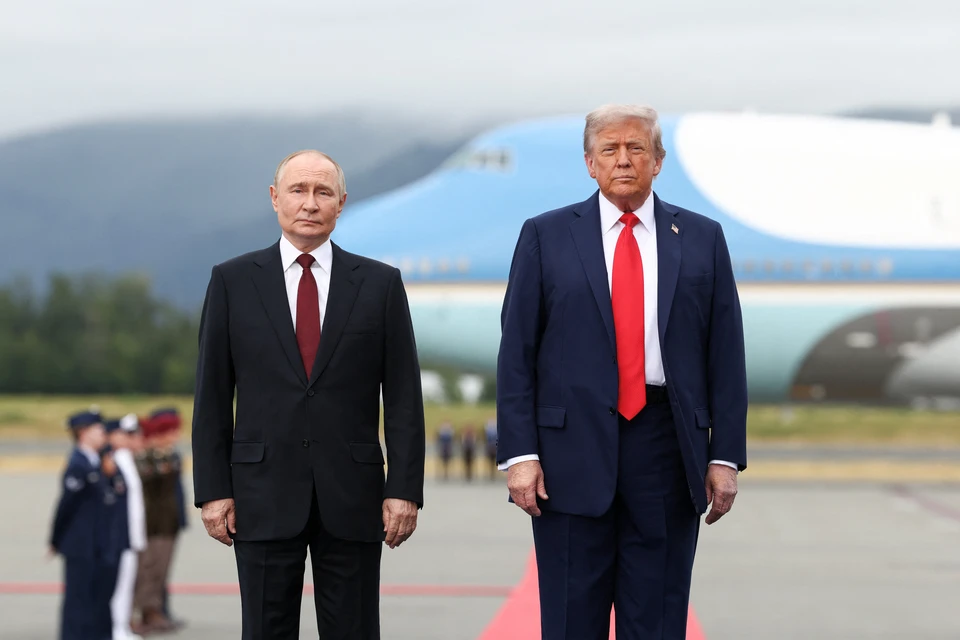 Путин переместился во времени, прилетев на Аляску для встречи с Трампом.