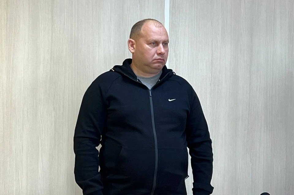 Коррупционер за свои особые услуги получил от осужденного саблю с гравировкой «Настоящему полковнику Кузьмину» и 105 тысяч рублей.