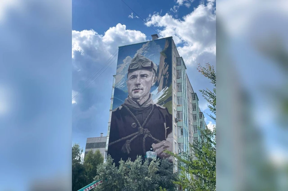 В Красноярске работают над муралом в честь Евгения Абалакова. Фото: Ирина Брежнева.