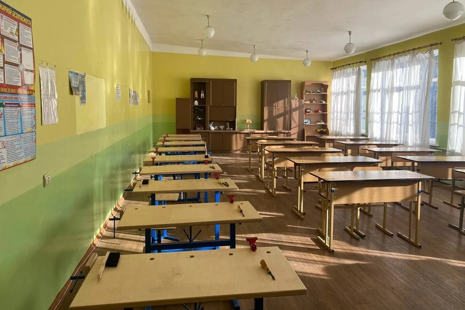 С 1 сентября на очный формат обучения перейдут 530 школ и 477 детских садов в ДНР. Фото: ТГ/Пушилин