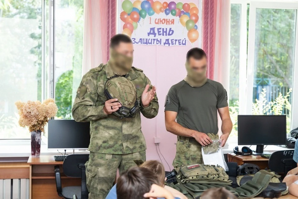 Герои СВО встретились с воспитанниками детдома в Комсомольске Фото: пресс-служба комитета по делам молодежи Правительства края