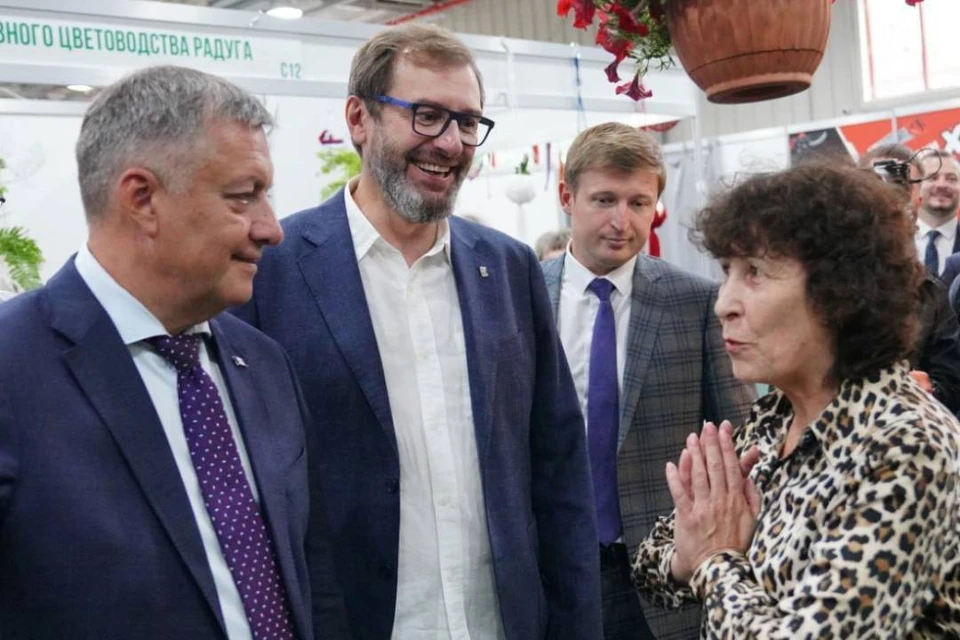 На открытии выставки побывали председатель Законодательного Собрания Александр Ведерников и депутат ЗС Галина Кудрявцева.