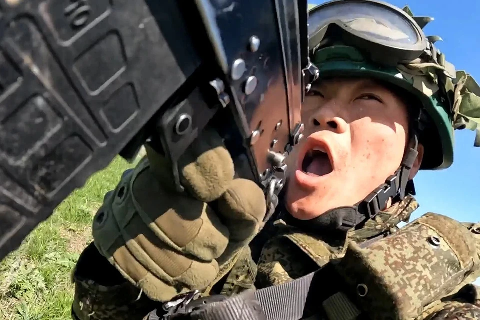 В Северной Корее показали репортаж об участии военных в освобождении курского приграничья от ВСУ. Фото: Кадр из видео Минобороны РФ.