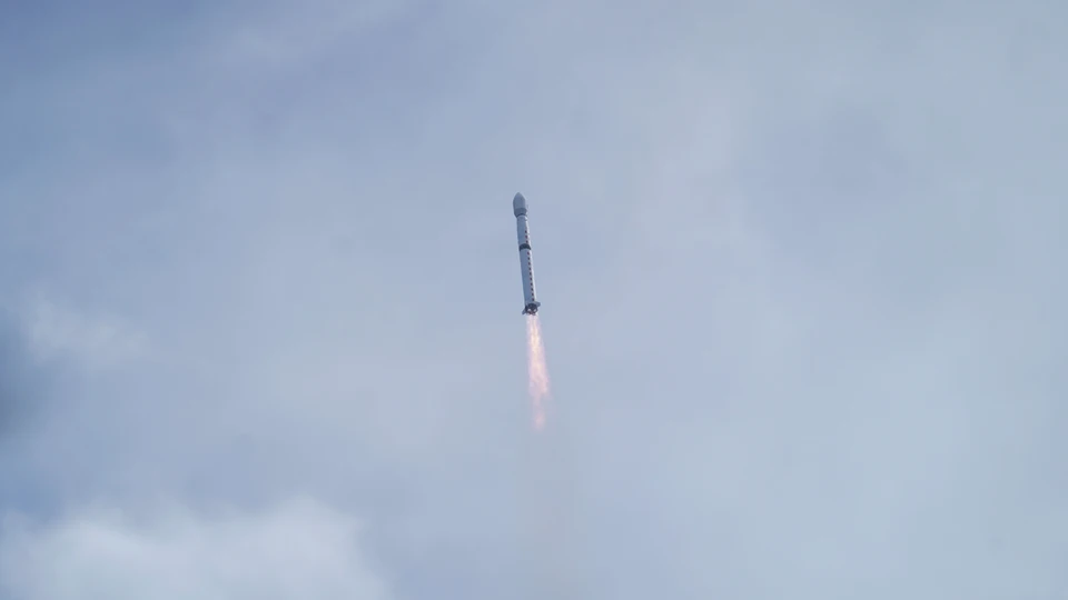В США запустили ракету-носитель с прототипом Starship в 10-й испытательный полет