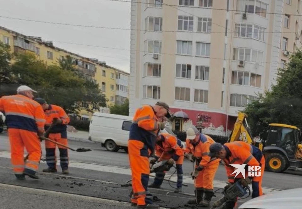 На месте работали экстренные службы