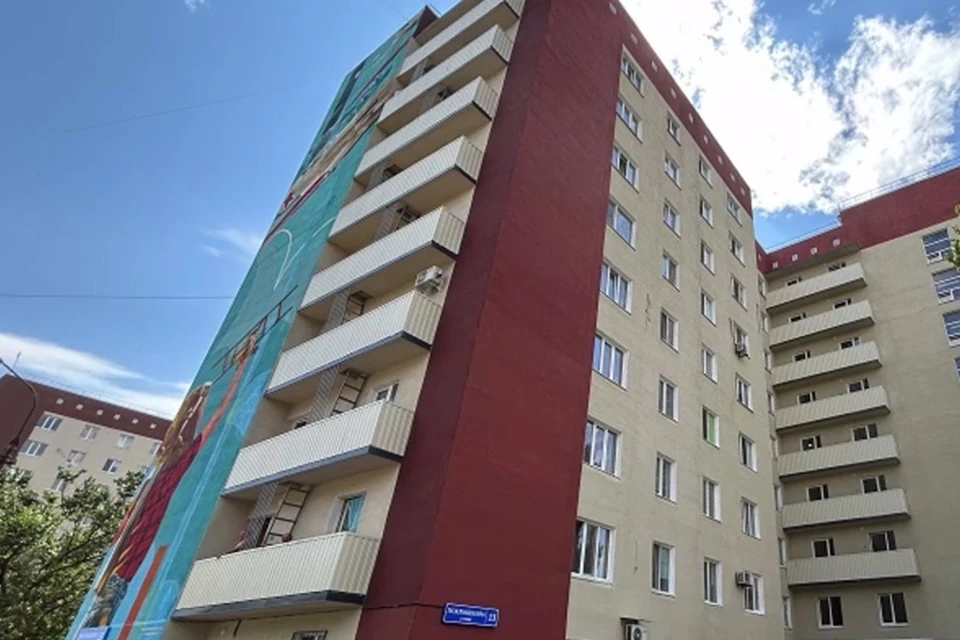 На улице Покрышкина в Мариуполе восстановили девятиэтажный дом. Фото: РКС-НР