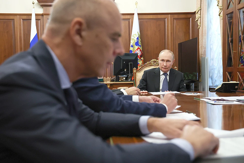 Во время совещания президента с членами правительства РФ в Кремле. Фото: Вячеслав Прокофьев/пресс-служба президента РФ/ТАСС