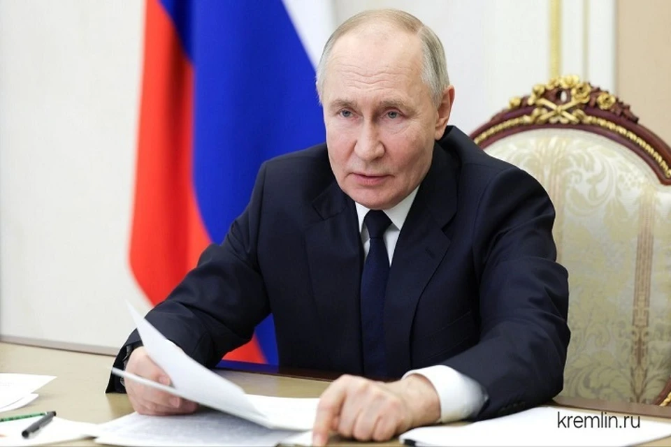 Президент России присвоил полку звание "гвардейский". Фото: kremlin.ru