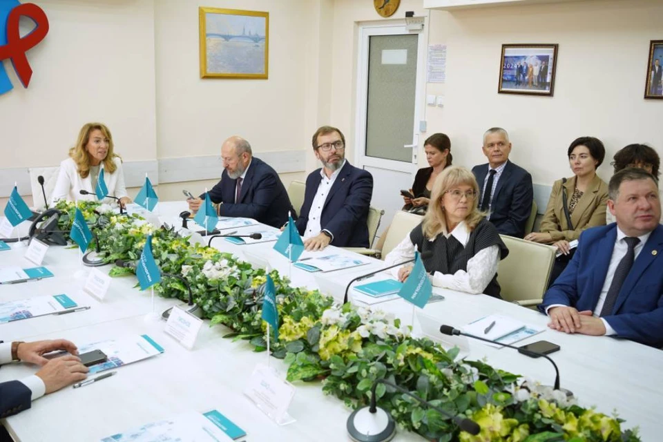 На базе созданного центра будут проводиться высокотехнологичные молекулярно-биологические лабораторные исследования и диагностика причин различных вирусных инфекций.