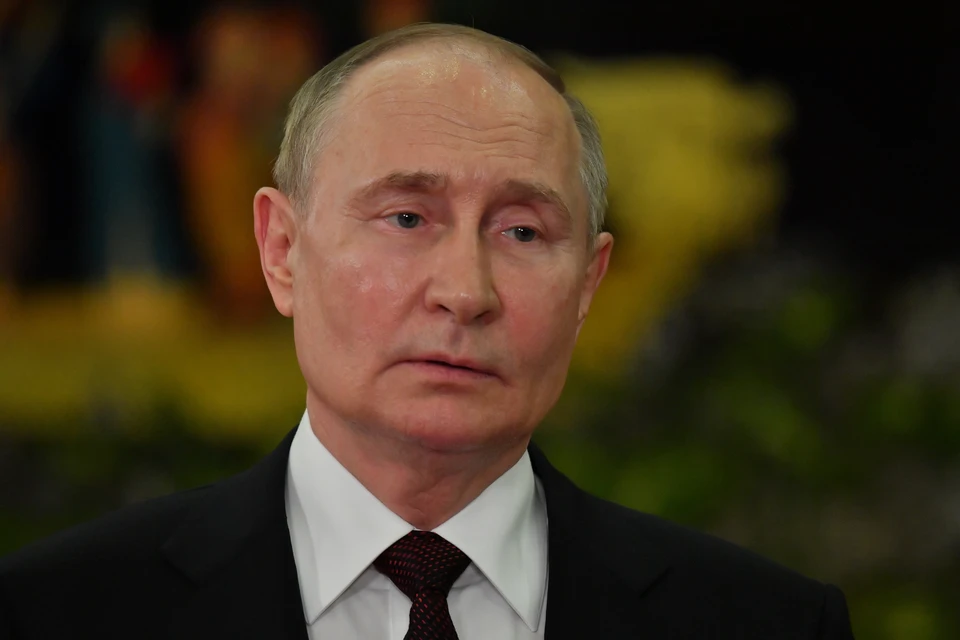 Путин заявил о долге чтить память бойцов Красной армии, разбивших врагов