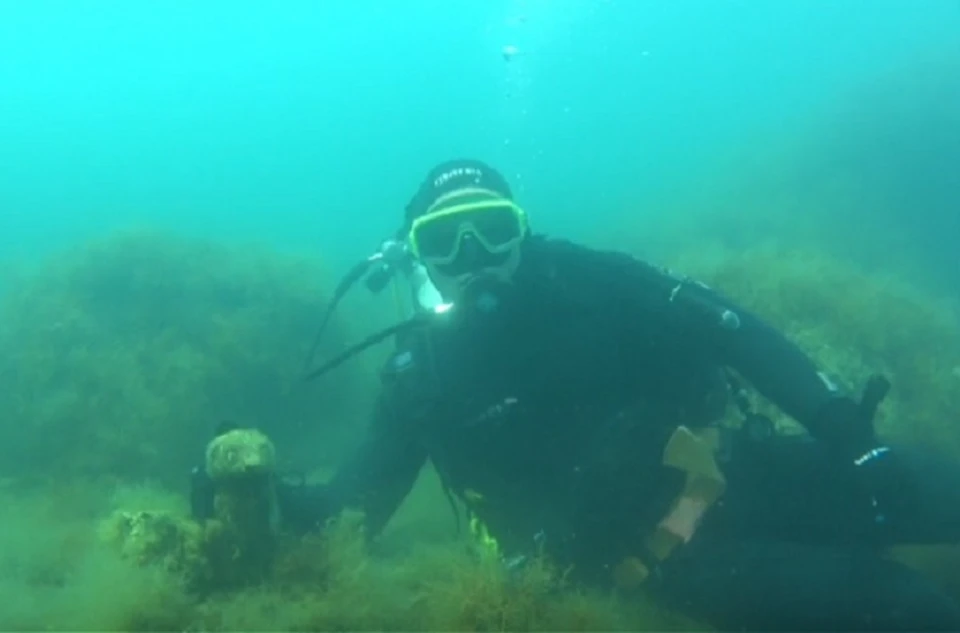 Фигурка суриката радовала дайверов на дне моря в районе Крабьего острова. Фото: diving82club