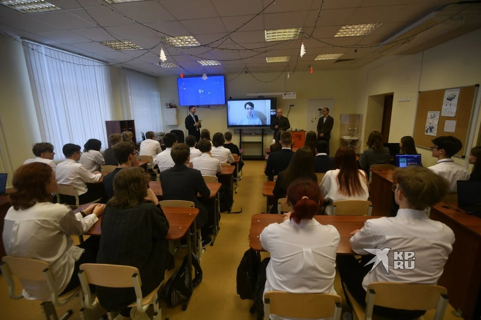 Для бесплатного проезда уральским школьникам достаточно предъявить справку