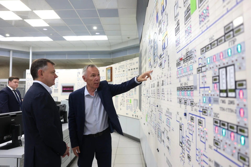 Юрий Слюсарь ознакомился с производственными планами «Атоммаша» в Волгодонске. Фото: пресс-служба губернатора Ростовской области