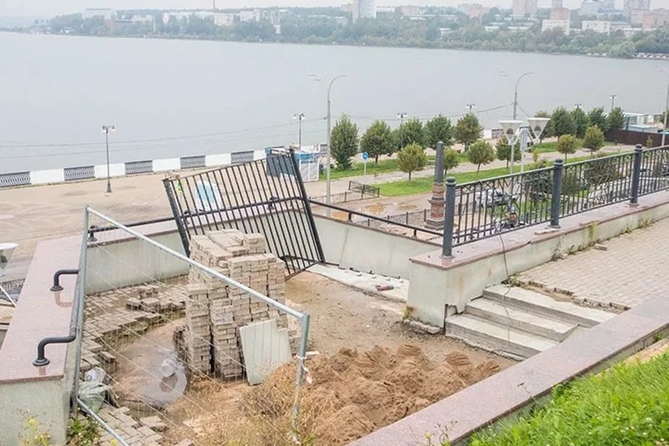В 2025 году лестницы начали ремонтировать. Фото: Данил Иванов