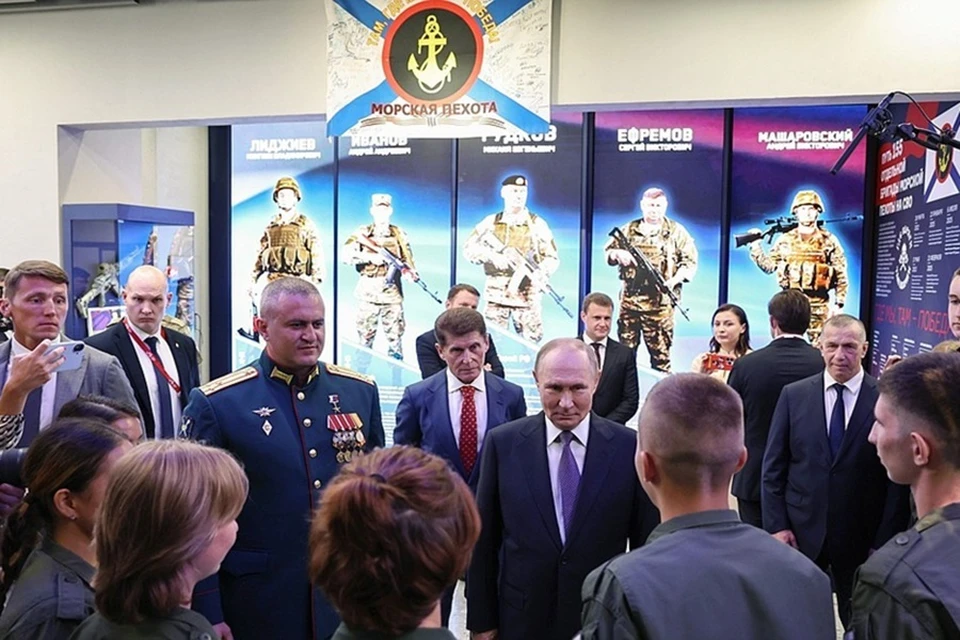 Ученица из Макеевки предложила Путину изучать в школах тактическую подготовку. Фото: kremlin.ru