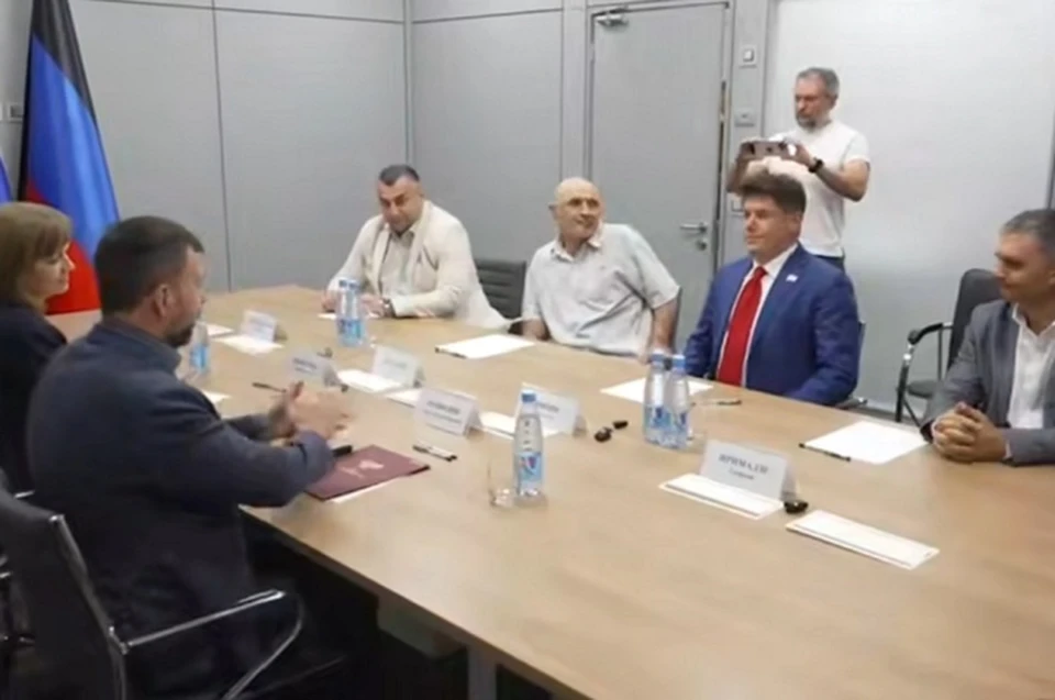 Члены грузинской делегации выразили поддержку жителям ДНР. Фото: ТГ/Пушилин