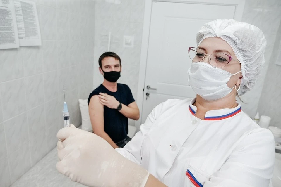 Прививаться нужно здоровому человеку, а не когда появилось недомогание.