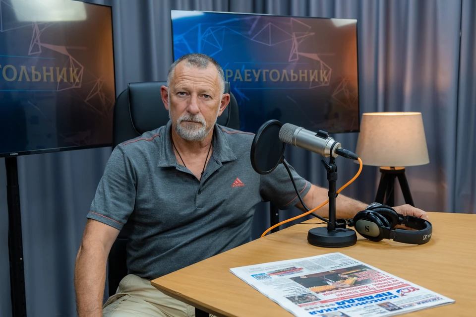Константин Мержоев в студии радио КП