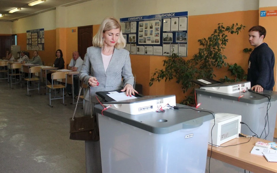 Председатель Избирательной комиссии Ульяновской области Елена Горбунова проголосовала на выборах депутатов Городской Думы. Фото: t.me/iksrf73