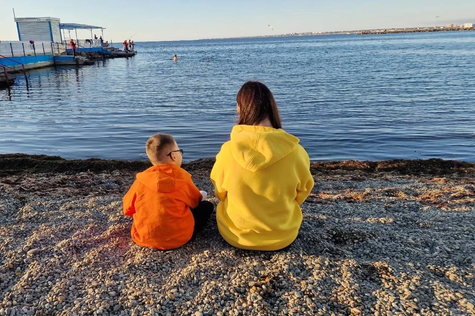 В семь лет мама рассказала сыну, что у него был брат-близнец.