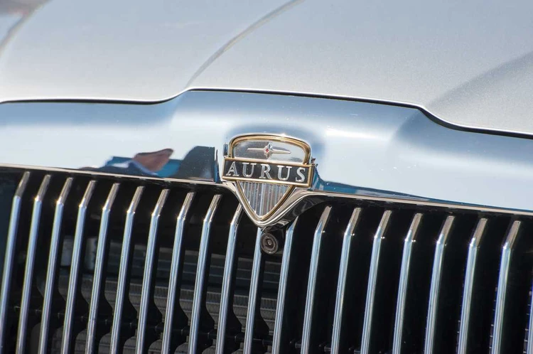 Продажи люксовых автомобилей в России растут: цифры и тенденция