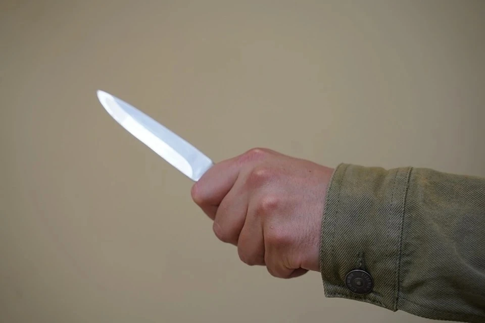 В Севастополе уроженец Липецка пытался зарезать своего собутыльника