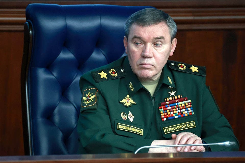 Валерий Герасимов рассказал об отчаянных попытках ВСУ удержаться под Красноармейском