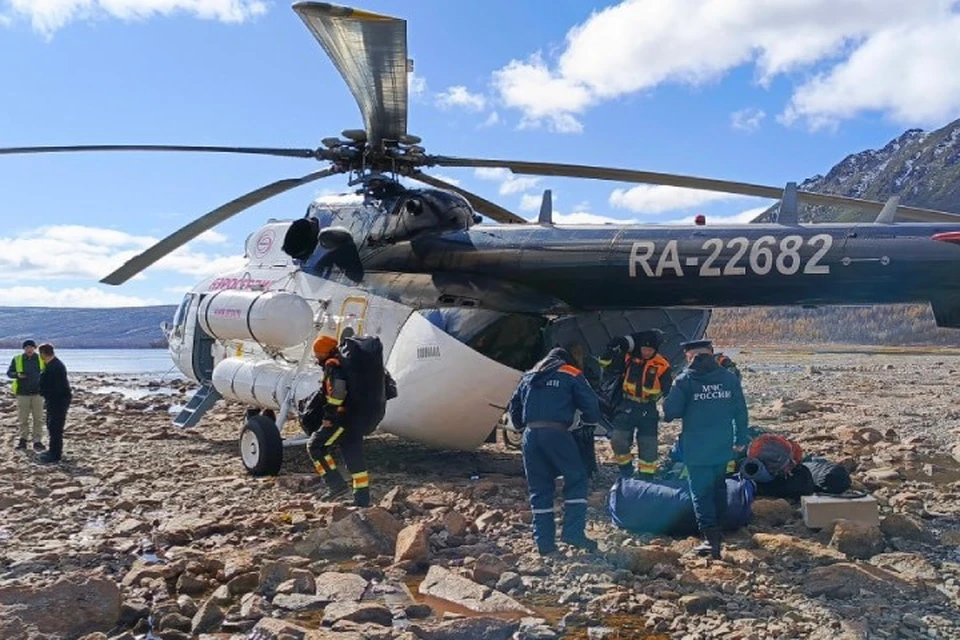 Тела трех погибших геологов в озере в Забайкалье достали из воды. Фото: ГУ МЧС России по Забайкальскому краю