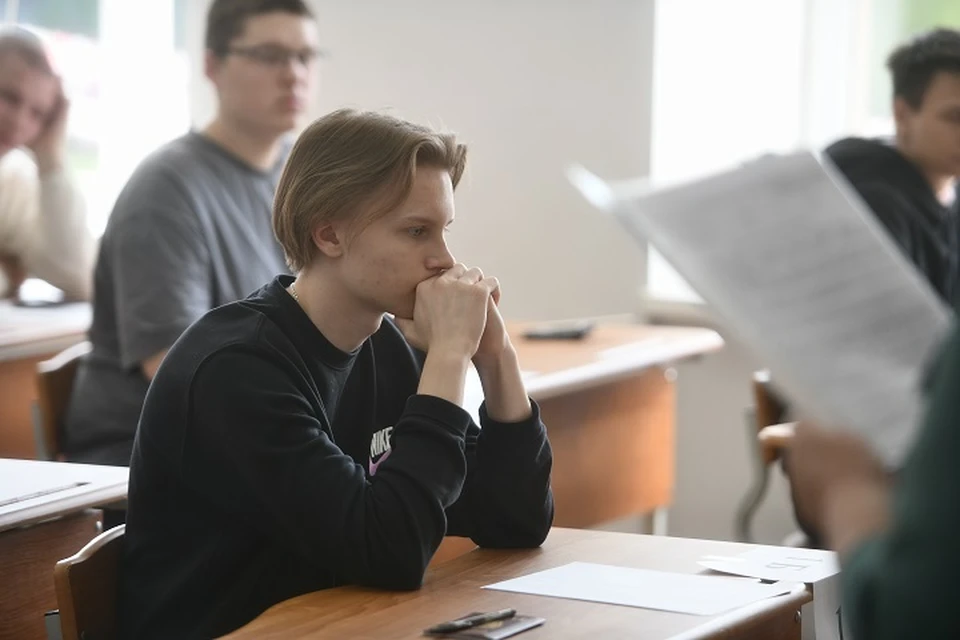 Три выпускника стали стобалльниками после пересдачи ЕГЭ в Хабаровском крае