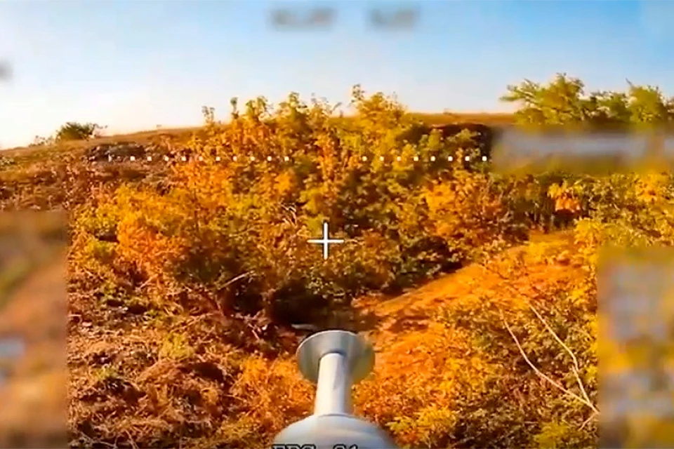 Российские ударные дроны атакуют противника повсеместно, вбивают цели в землю