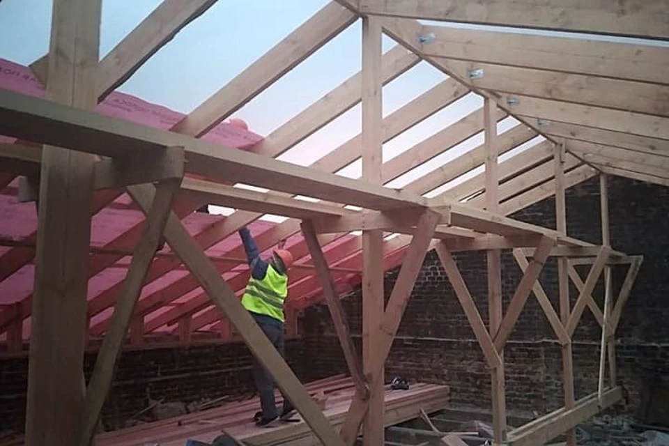 В доме предстоит заменить 300 квадратных метров кровли. Фото: Администрация Ростова.