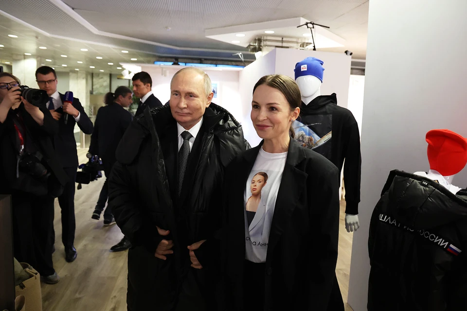 После того как Владимир Путин примерил бушлат, его продажи взлетели в три раза. Фото: Александр КАЗАКОВ/РИА Новости