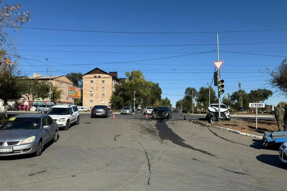 Водителя Kia и ее 16-летнего пассажира доставили в больницу